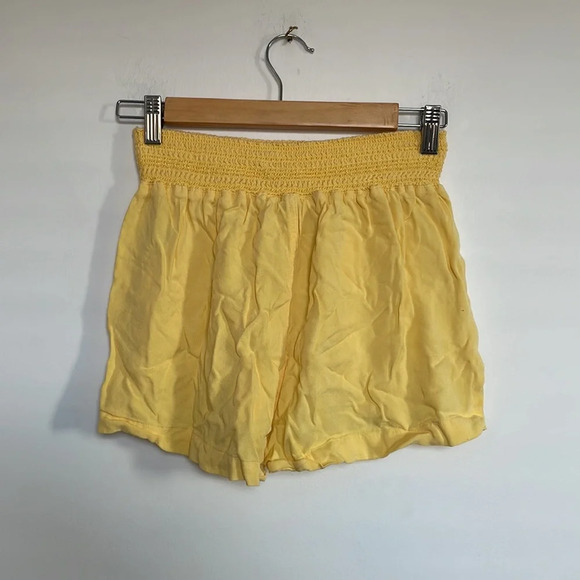 Cisono Yellow Shorts - Picture 2 of 2